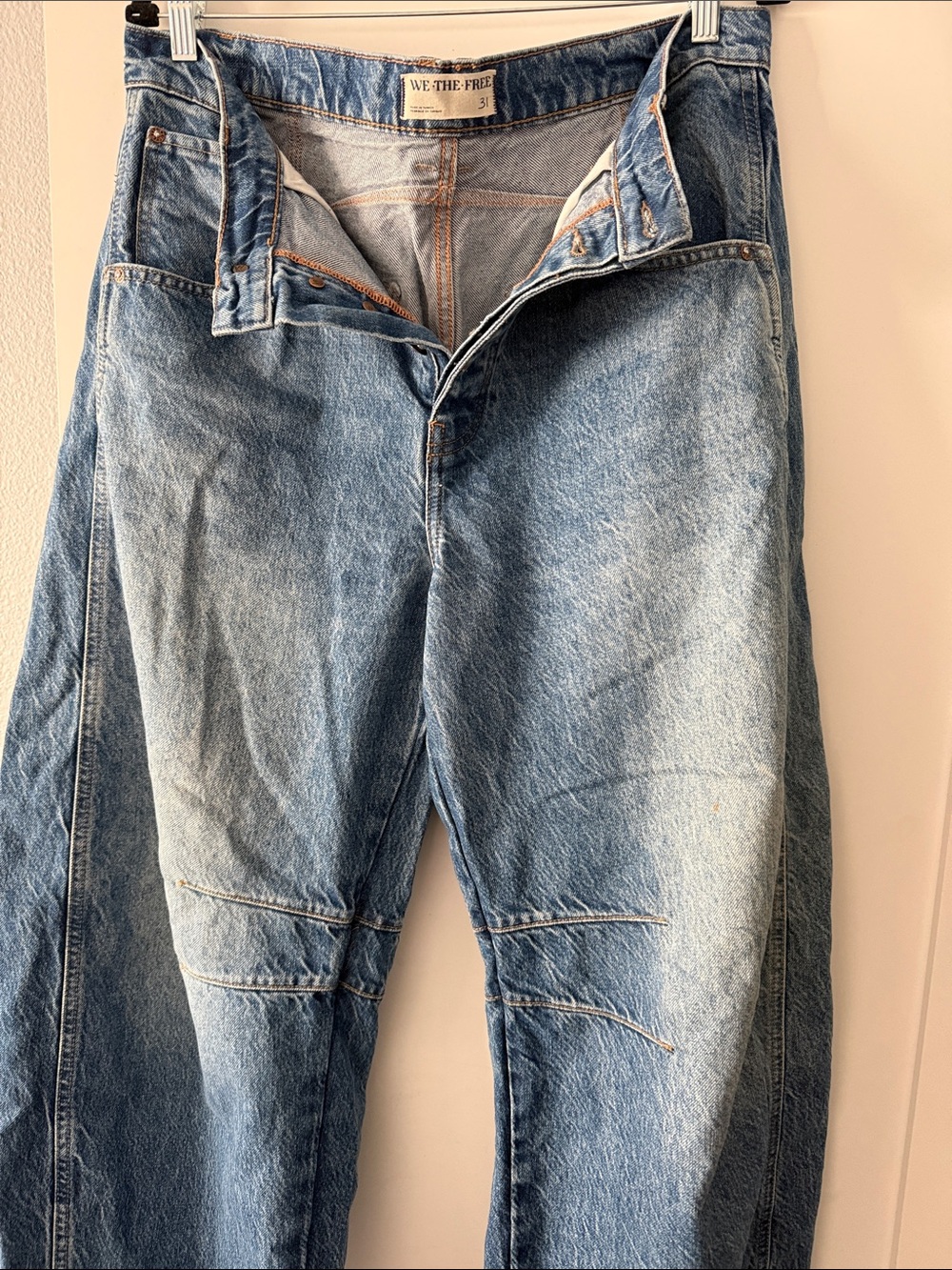 We The Free Women's Cropped Relaxed Light Blue Denim Jeans - Picture 3 of 9